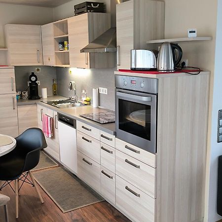 Im Herzen Von Wiesdorf- Blick Auf Das Bayer-Kreuz -Appartement Mit 2 Schlafzimmern-Fuer 3 Personen -Zentral Gelegen - Friedrich Ebert Platz 5A , 4Te Etage - Dachterrasse Und Sauna - Kaution Pflicht - Леверкузен Екстер'єр фото