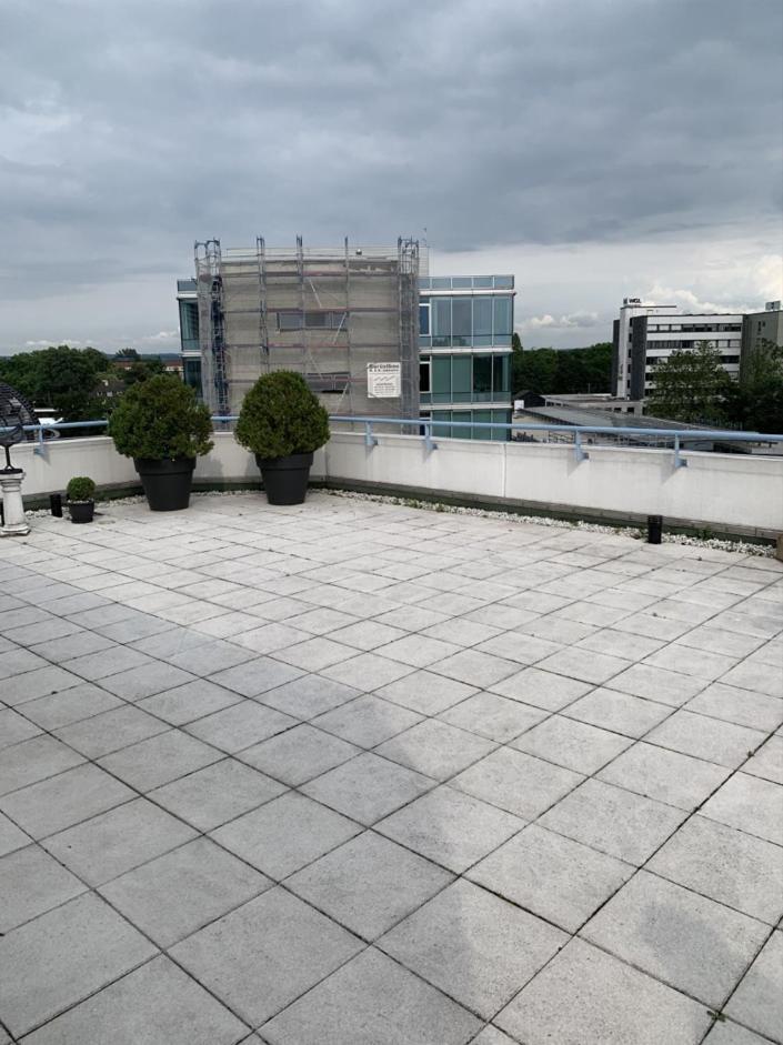 Im Herzen Von Wiesdorf- Blick Auf Das Bayer-Kreuz -Appartement Mit 2 Schlafzimmern-Fuer 3 Personen -Zentral Gelegen - Friedrich Ebert Platz 5A , 4Te Etage - Dachterrasse Und Sauna - Kaution Pflicht - Леверкузен Екстер'єр фото