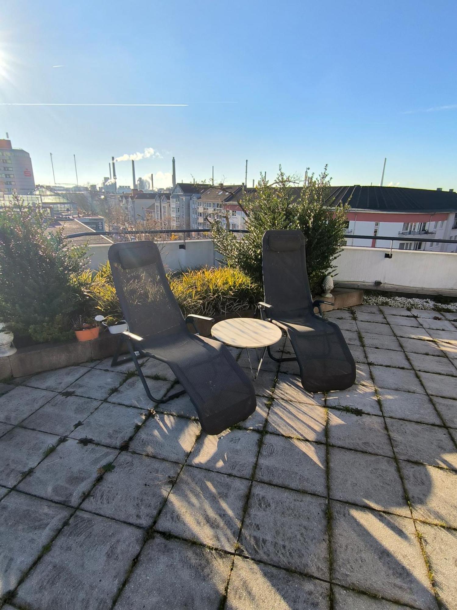 Im Herzen Von Wiesdorf- Blick Auf Das Bayer-Kreuz -Appartement Mit 2 Schlafzimmern-Fuer 3 Personen -Zentral Gelegen - Friedrich Ebert Platz 5A , 4Te Etage - Dachterrasse Und Sauna - Kaution Pflicht - Леверкузен Екстер'єр фото