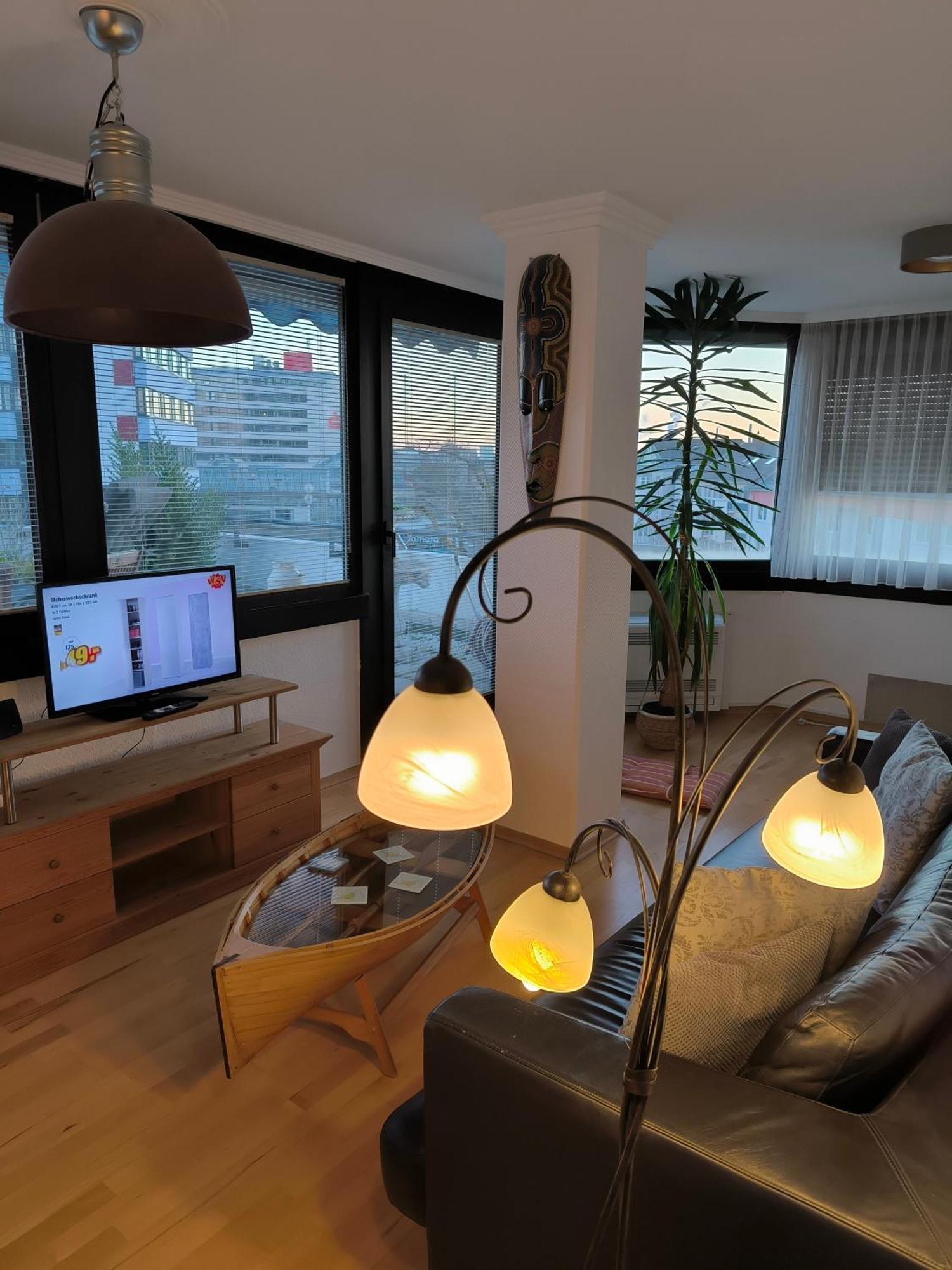 Im Herzen Von Wiesdorf- Blick Auf Das Bayer-Kreuz -Appartement Mit 2 Schlafzimmern-Fuer 3 Personen -Zentral Gelegen - Friedrich Ebert Platz 5A , 4Te Etage - Dachterrasse Und Sauna - Kaution Pflicht - Леверкузен Екстер'єр фото