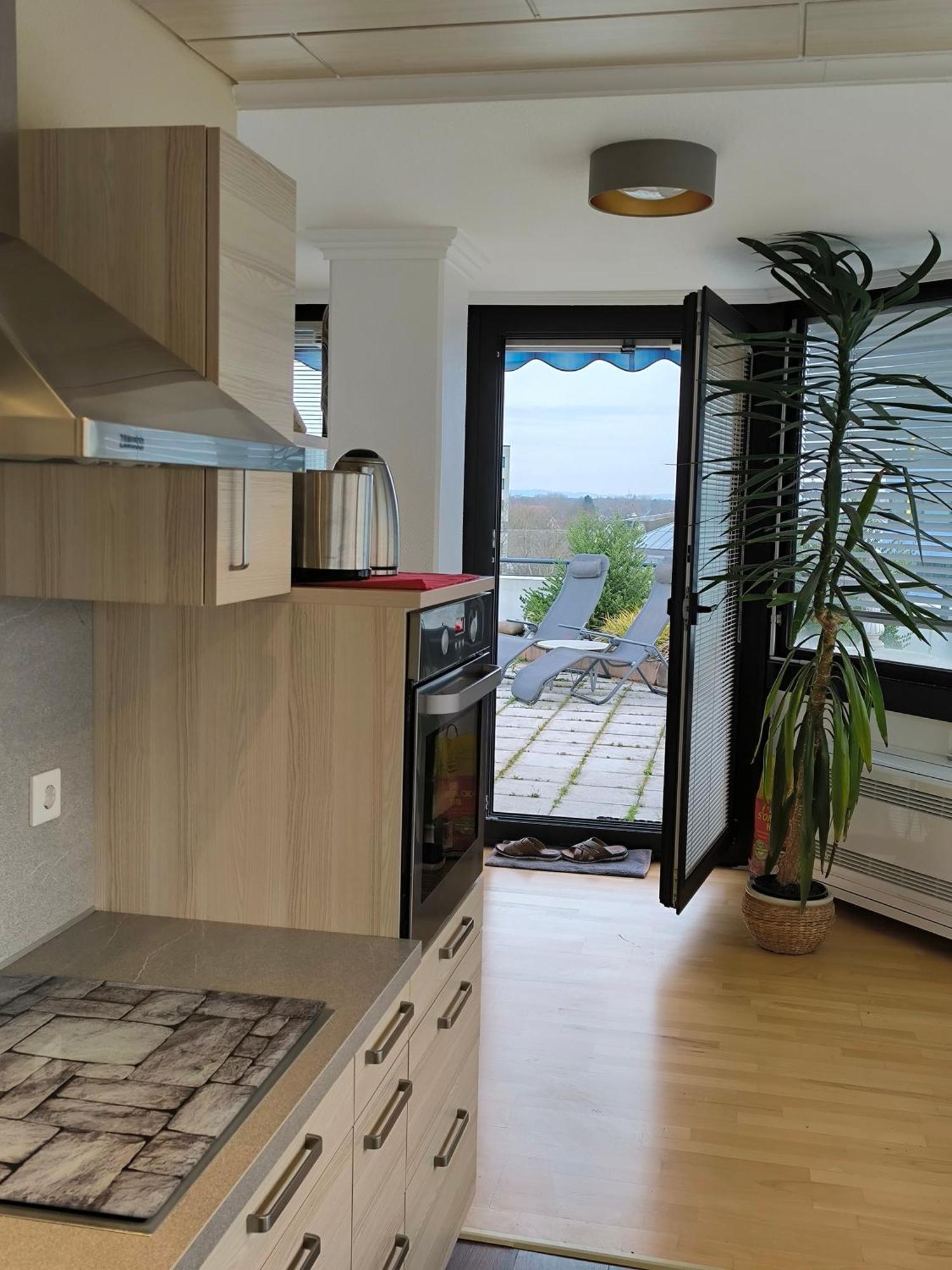 Im Herzen Von Wiesdorf- Blick Auf Das Bayer-Kreuz -Appartement Mit 2 Schlafzimmern-Fuer 3 Personen -Zentral Gelegen - Friedrich Ebert Platz 5A , 4Te Etage - Dachterrasse Und Sauna - Kaution Pflicht - Леверкузен Екстер'єр фото